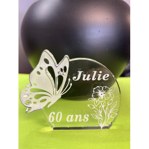 Marque place forme papillon à personnaliser