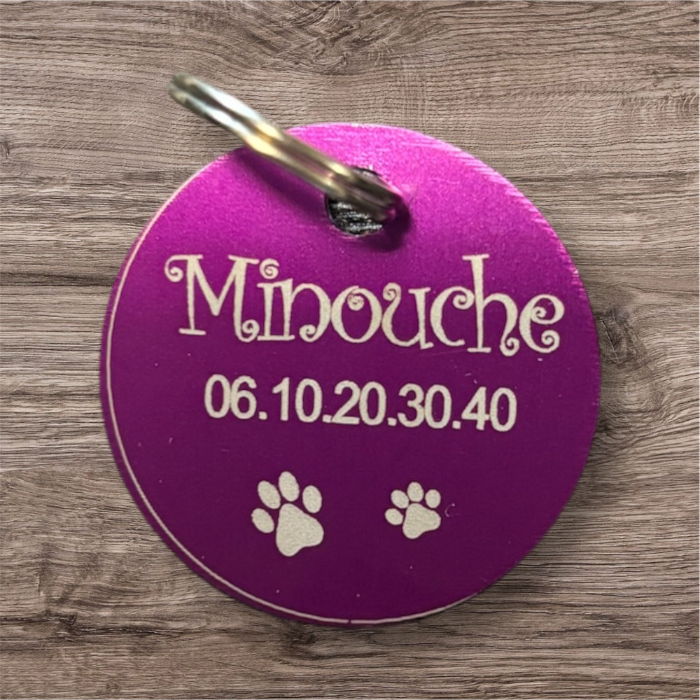 Médaillon animaux en alu violet à personnaliser