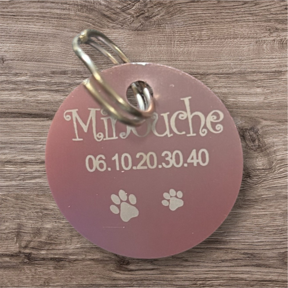 Médaillon animaux en alu rose à personnaliser