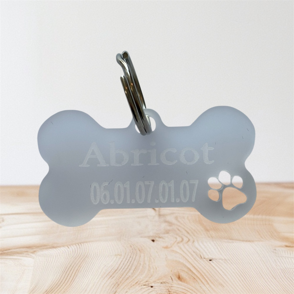 Médaillon pour chien en plexiglas blanc à personnaliser